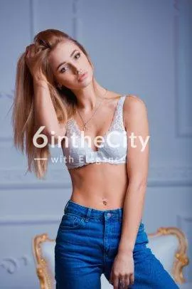 Maya escort in Milan Italy