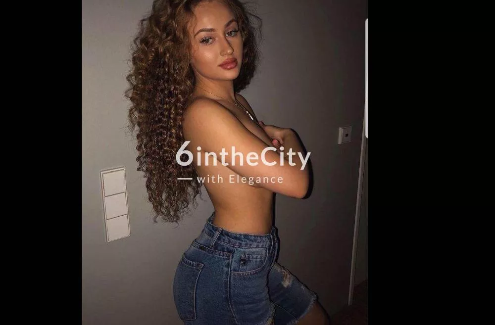 Julia escort in París Francia