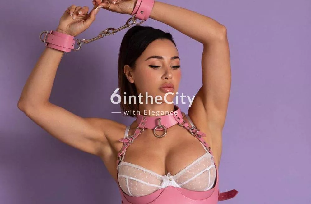 Anna M. escort in Paris Frankreich