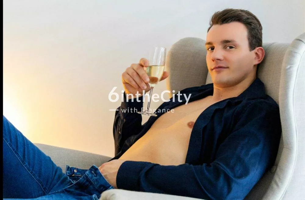 Ian escort in Nantes France