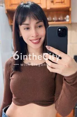 Eliana escort in Paris Frankreich